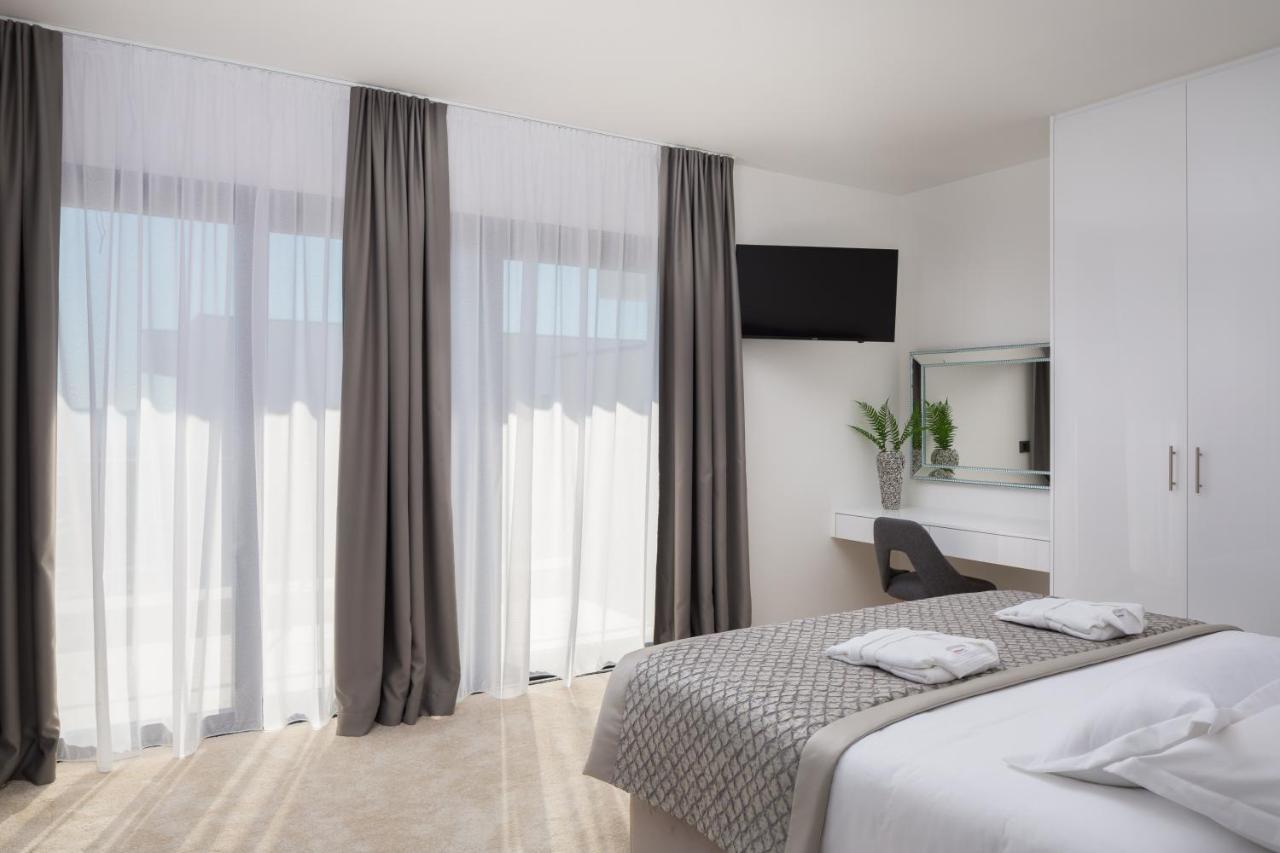 Luxury Apartments Baotic Trogir Buitenkant foto