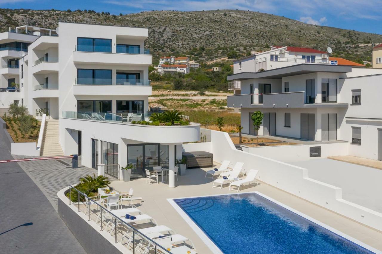 Luxury Apartments Baotic Trogir Buitenkant foto