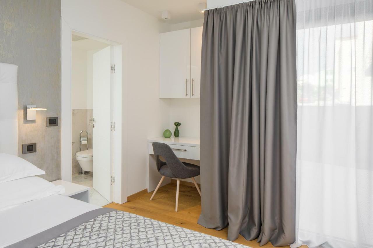 Luxury Apartments Baotic Trogir Buitenkant foto