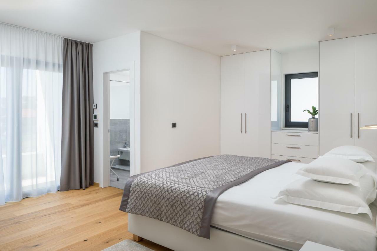 Luxury Apartments Baotic Trogir Buitenkant foto