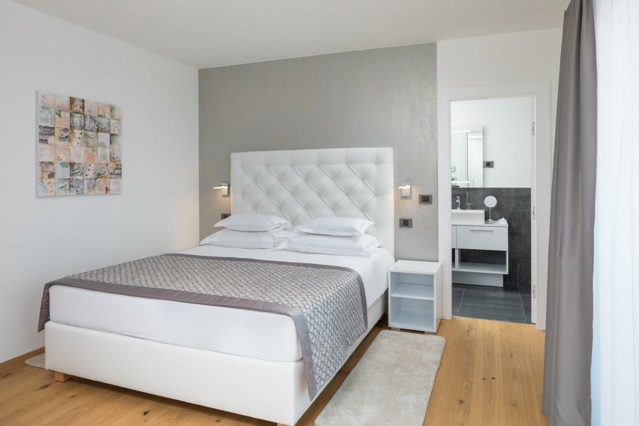 Luxury Apartments Baotic Trogir Buitenkant foto