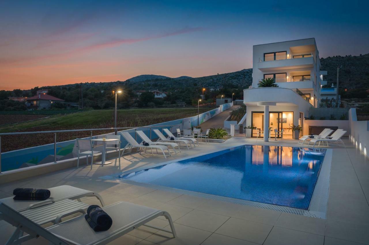 Luxury Apartments Baotic Trogir Buitenkant foto