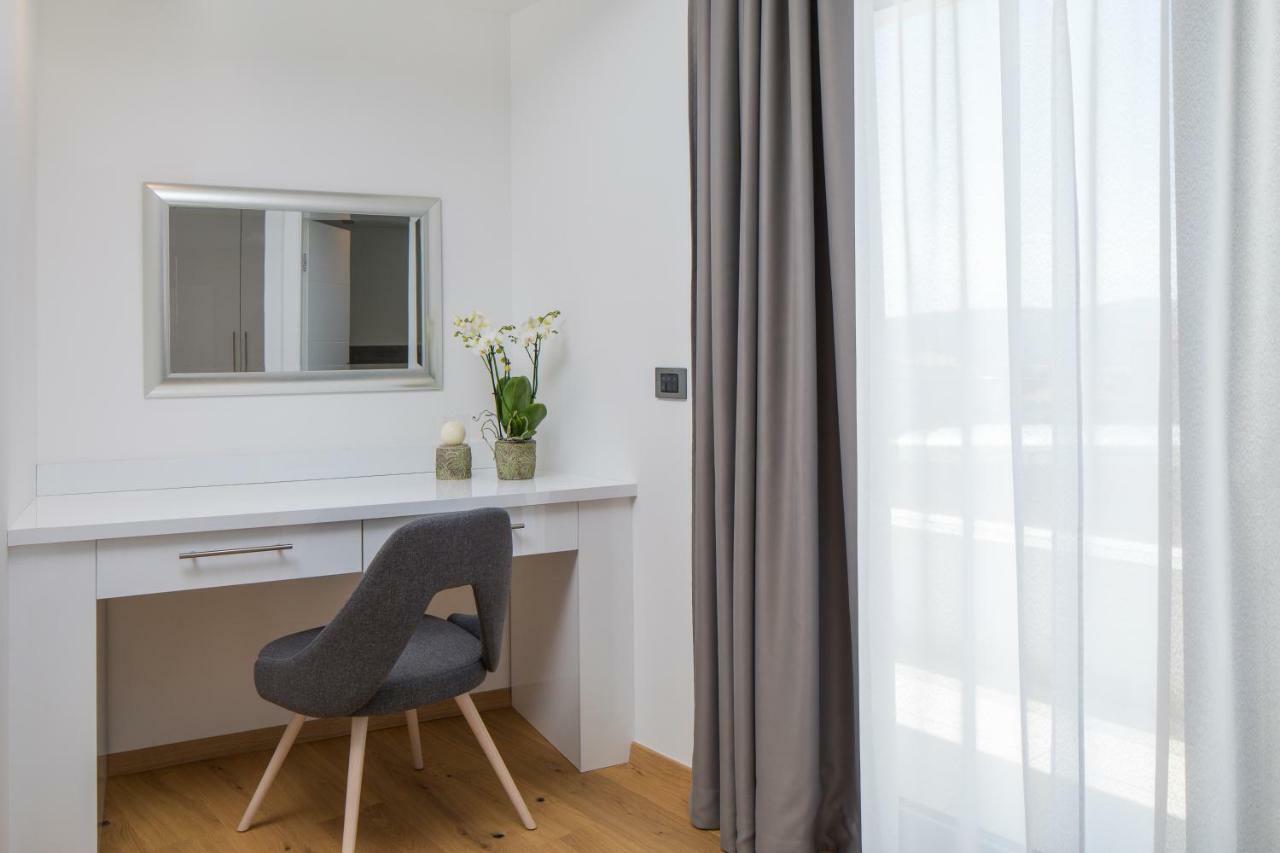Luxury Apartments Baotic Trogir Buitenkant foto