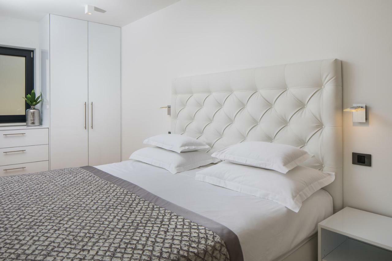 Luxury Apartments Baotic Trogir Buitenkant foto