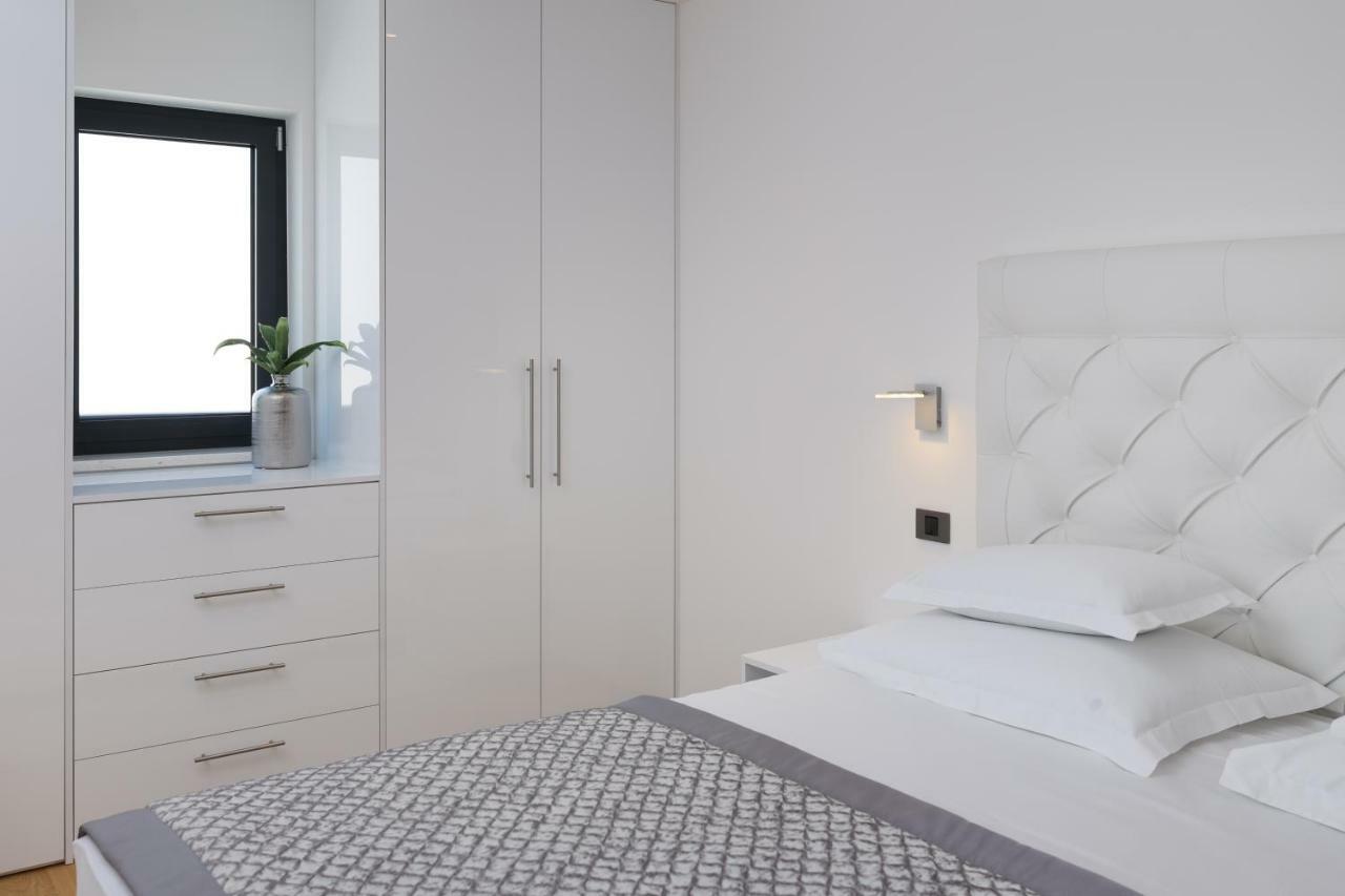 Luxury Apartments Baotic Trogir Buitenkant foto