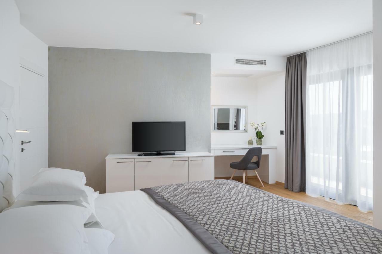 Luxury Apartments Baotic Trogir Buitenkant foto